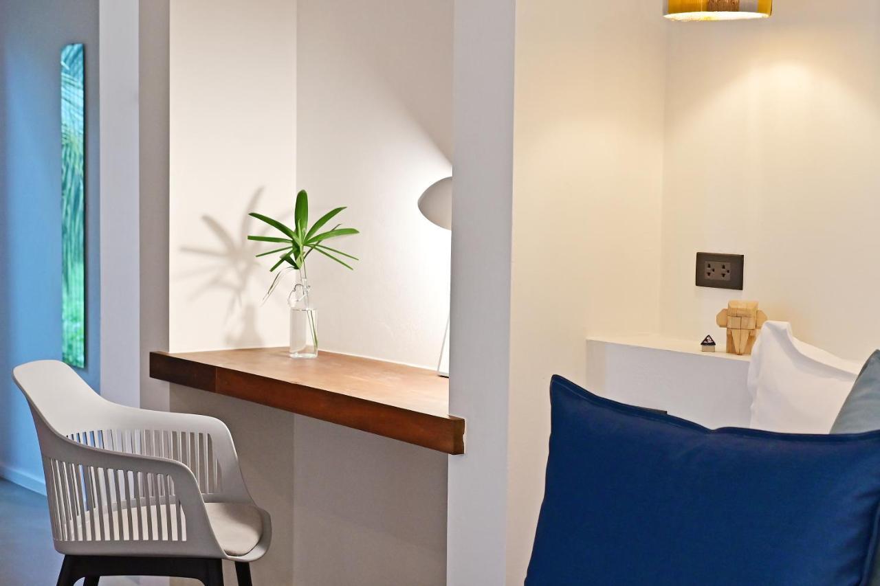 Coconut Lane Bangkok Hotel Екстериор снимка