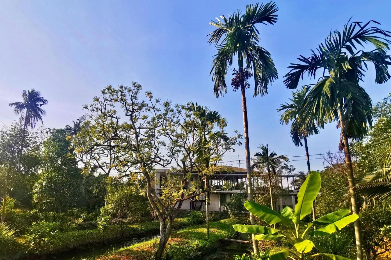 Coconut Lane Bangkok Hotel Екстериор снимка
